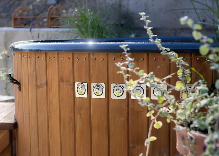 Villa Ostoya Skalanka Kdn